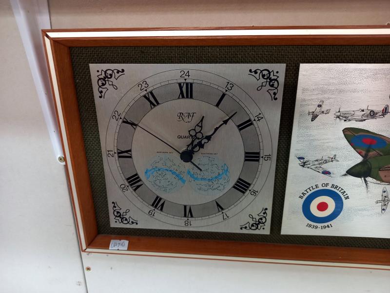 A Battle of Britain, the spitfire, wall clock. - Bild 3 aus 3