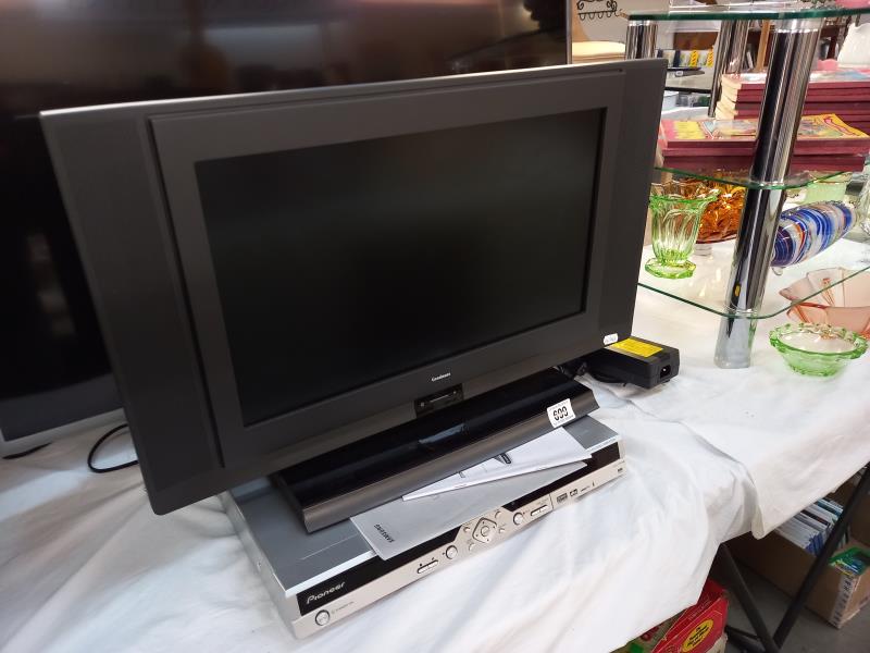 A Goodmans 20" TV, a Samsung 40" TV & a Pioneer DVD player - Image 3 of 5