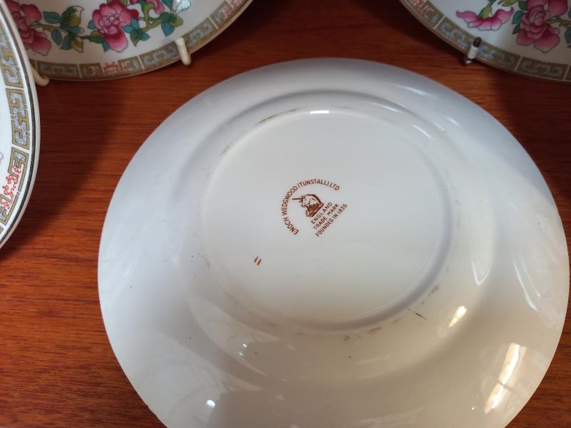 A quantity of Indian Tree pattern dinnerware. Collect Only. - Image 2 of 2