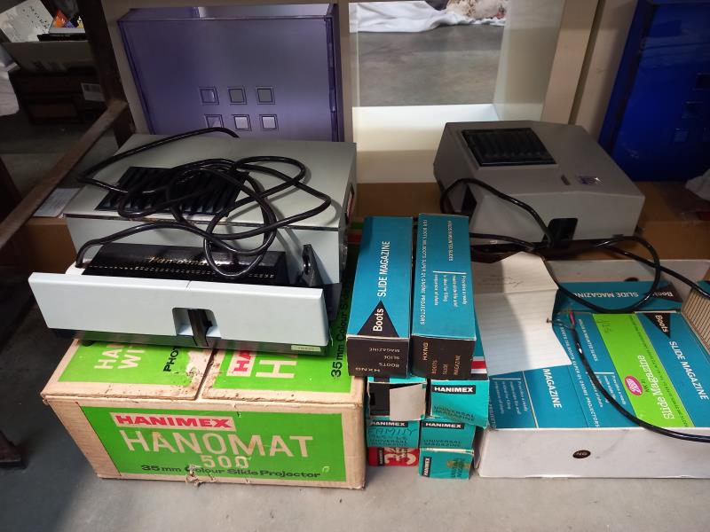 A slide projector & box of slides etc. (only 4 slide magazines have slides, the rest are empty - Image 2 of 4