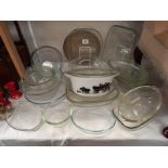 A quantity of Pyrex and glass cooking bowls. Collect Only.