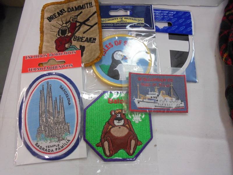 A mixed lot of vintage scouting ephemera including badges, beret etc., - Image 2 of 4