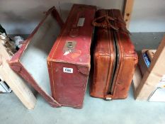 2 Vintage suitcases.