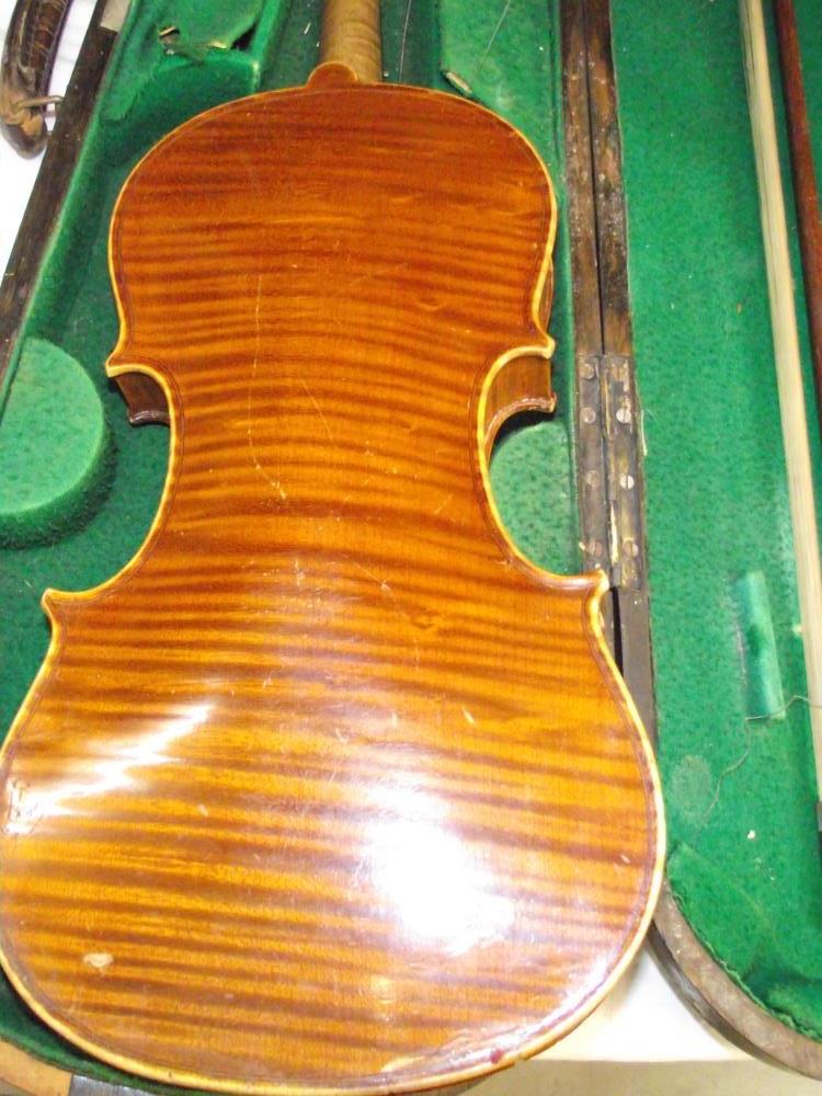 An old violin in wooden case with bow. - Image 3 of 6