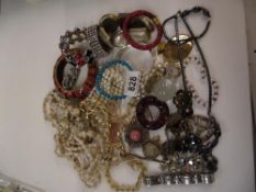 A mixed lot of costume jewellery