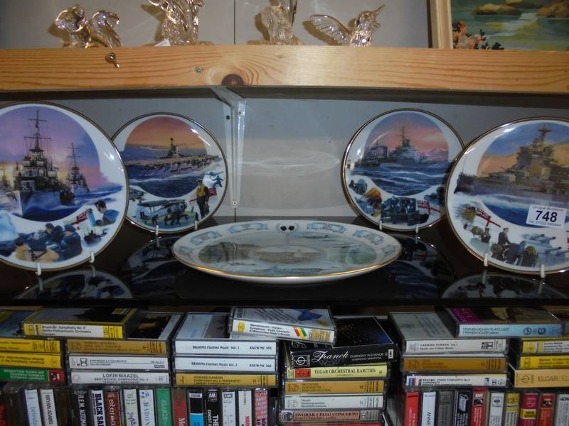 4 Royal Navy collectors plates and 1 loose plate commemorative of 40th anniversary of 2nd world war.