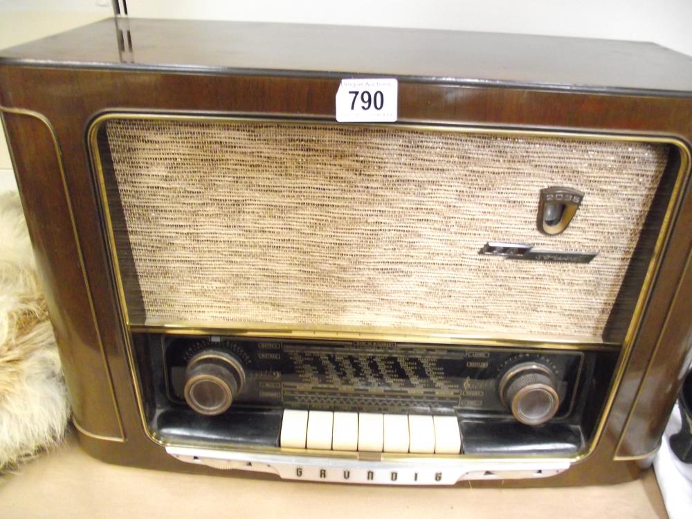 A vintage Grundy valve radio