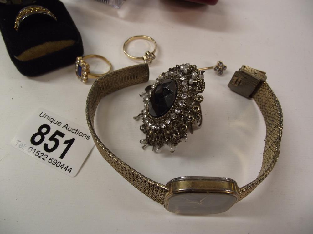A quantity of costume rings and a watch - Image 3 of 3