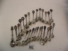 5 x 800 silver European tourist teaspoons. (1.75oz/49.7g) and a good selection of silver plated