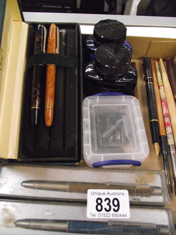 A good lot of boxed Parker pens, Indian Ink, fountain pen and nibs etc - Image 3 of 5