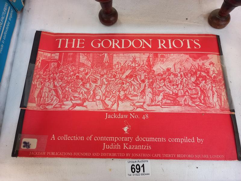 2 vintage Jackdaw folders No: 91 & 48 The villas of Roman Britain & the Gordon Riots - Image 3 of 4