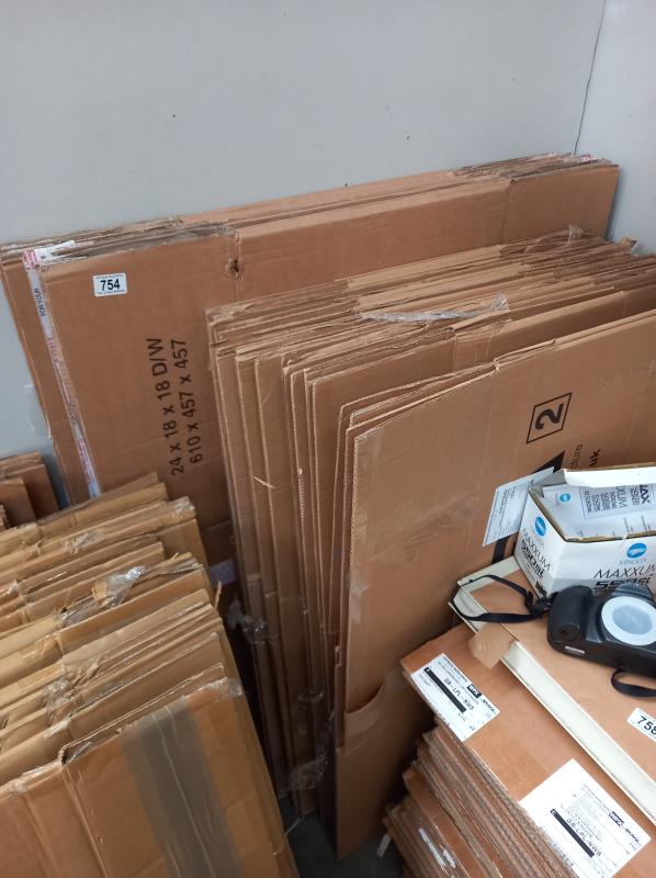 A large quantity of used heavy duty cardboard boxes, various sizes, 61cm x 45cm x 45cm and 49cm x - Image 3 of 4