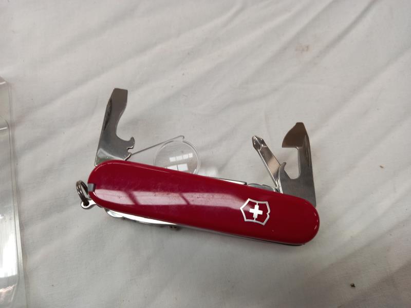 A boxed Victorinox 33 function Swiss champ original Swiss army knife, new but box is slightly a/f - Image 3 of 4
