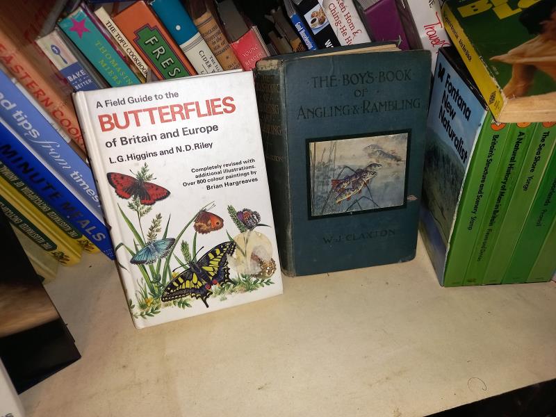 A quantity of various non fiction books (2 shelves) - Image 6 of 12