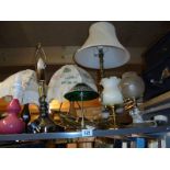 A good lot of table lamps.