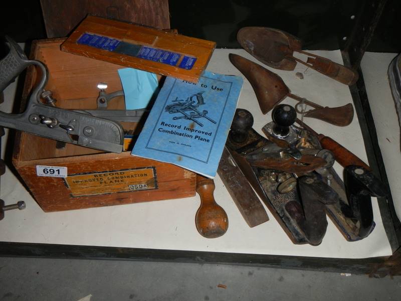 A shelf of planes including Record. - Image 2 of 3