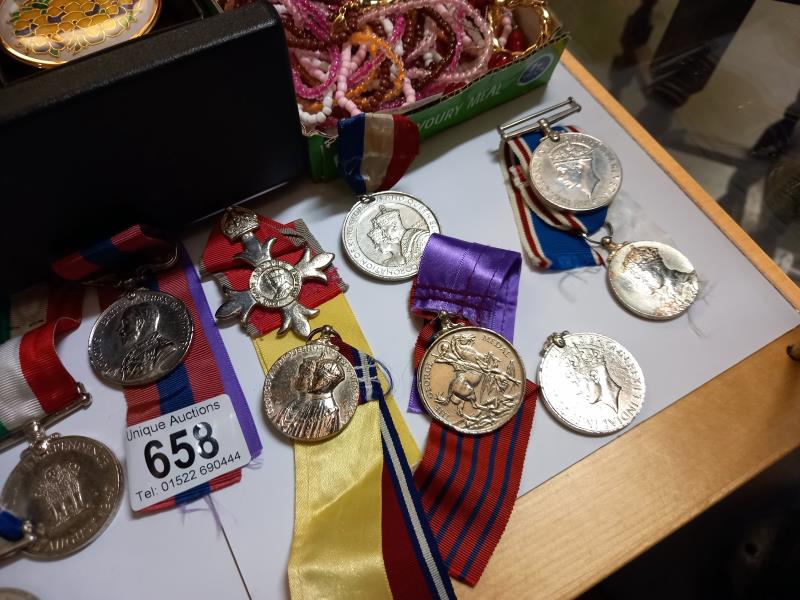 A mixed lot of medals. - Image 3 of 3