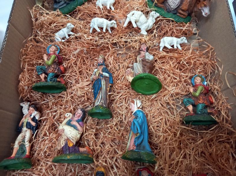 A vintage Nativity set, Camel A/F & missing baby Jesus - Image 3 of 4