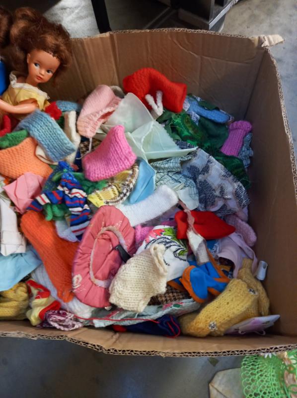 A box of Sindy/Barbie STYLE/type Dolls with clothing - Image 6 of 11