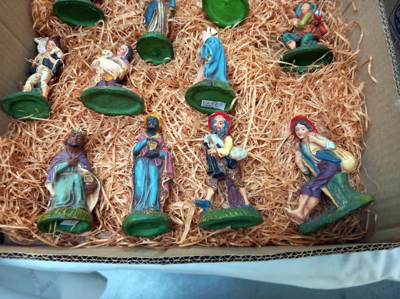 A vintage Nativity set, Camel A/F & missing baby Jesus - Image 4 of 4