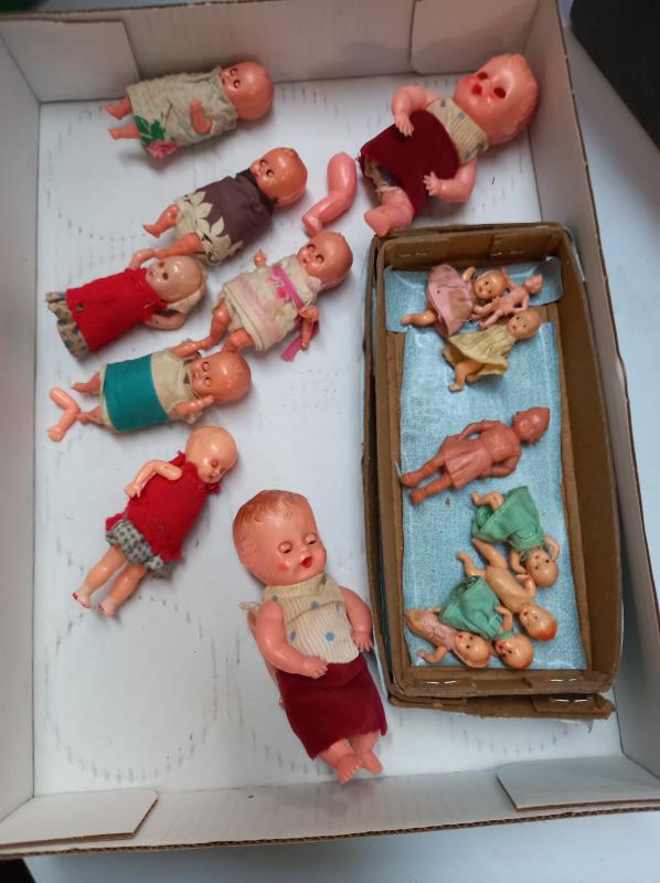 A quantity of vintage miniature Dolls (some A/F) - Image 2 of 2