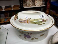 A Royal Worcester 'Evesham' lidded casserole dish