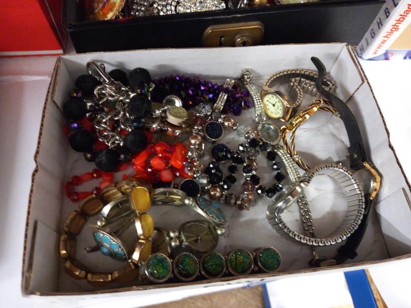 A good lot of costume jewellery (1 box A/F) - Image 4 of 5