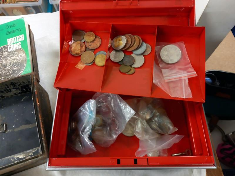 A mixed lot of coins and notes in three tins. - Image 3 of 5