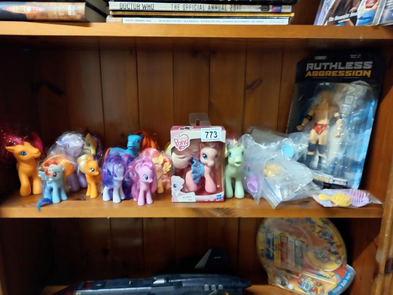 A quantity of mixed toys including My Little Pony & Dr Who books etc. - Image 3 of 4