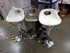 3 breakfast bar stools