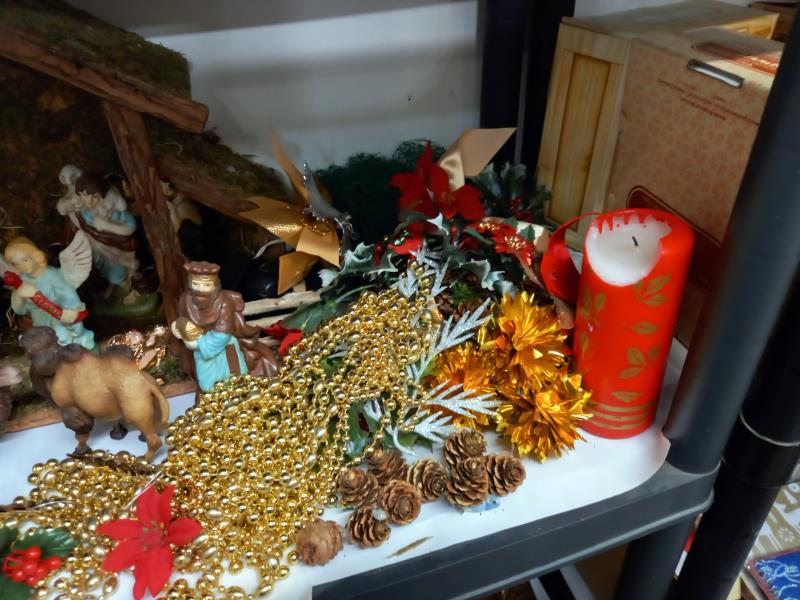 A shelf of Christmas decorations. - Image 4 of 4