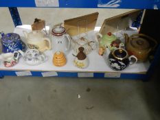 A mixed lot of teapots and other ceramics.