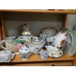 A mixed lot of mid to late 20th century ceramics.