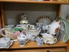 A mixed lot of mid to late 20th century ceramics.