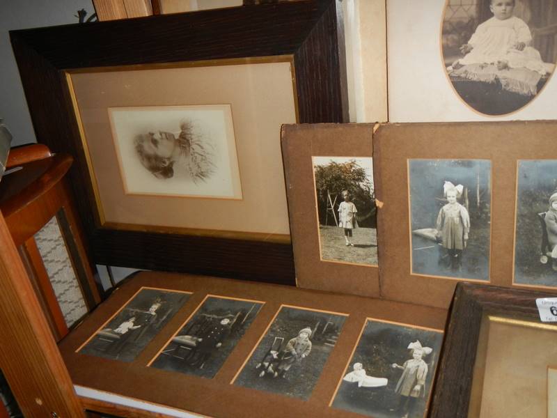 A good lot of old black and white photographs including some in frames. - Image 3 of 6