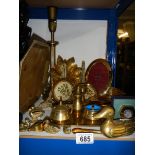 A mixed lot of brassware.
