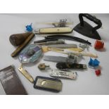 A mixed lot of pen knives etc.,