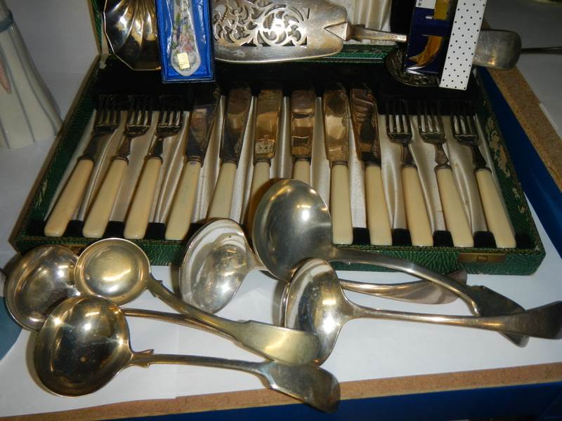 A good mixed lot of cutlery. - Image 2 of 3