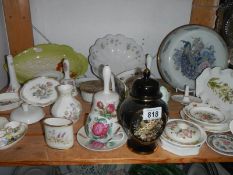 A mixed lot of ceramics.