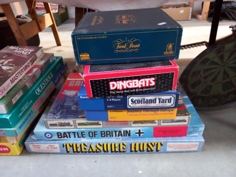 A large collection of vintage board games etc, all unchecked - Image 4 of 5