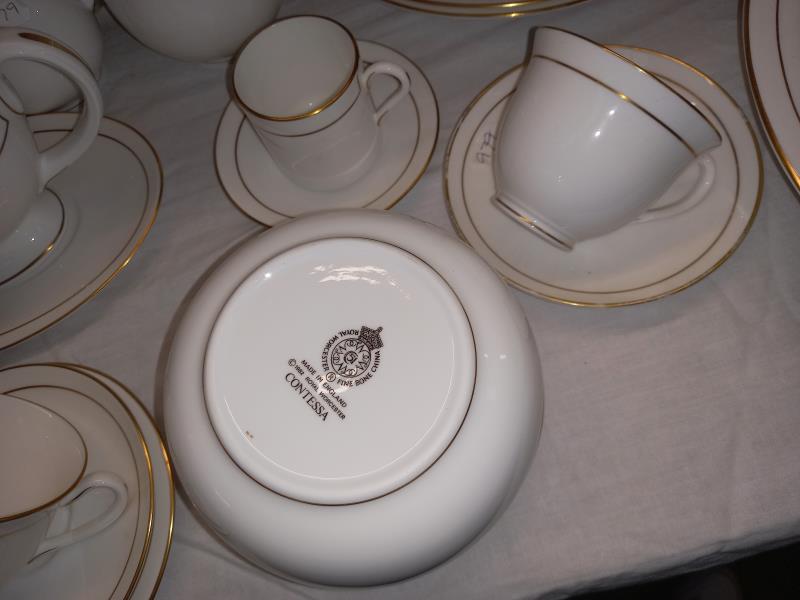 A Royal Worcester bone china 'Contessa' dinner service - Image 4 of 4