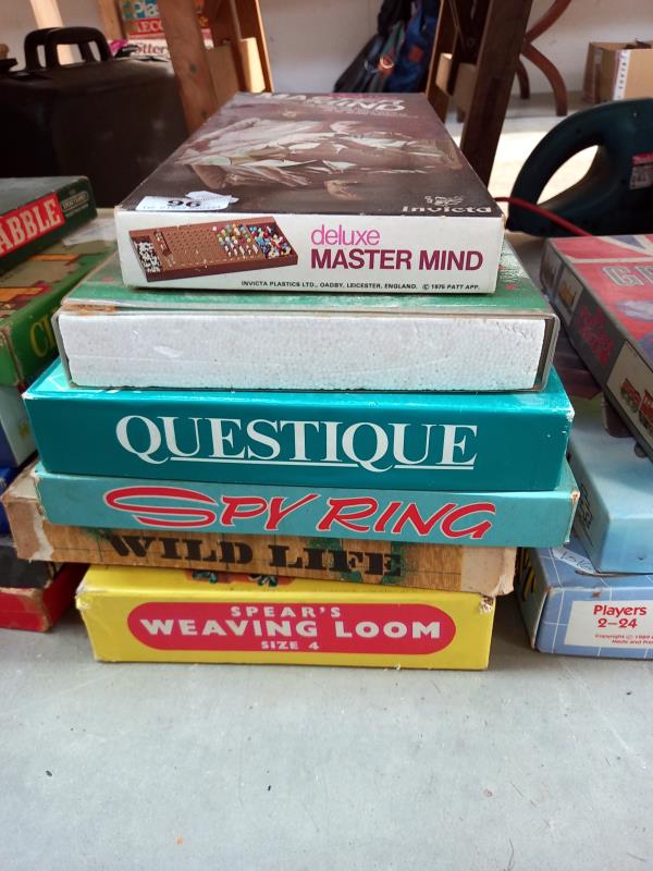 A large collection of vintage board games etc, all unchecked - Image 3 of 5