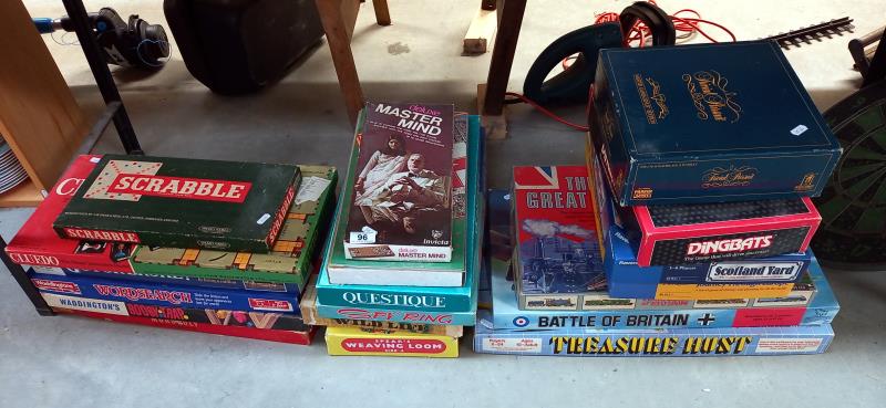 A large collection of vintage board games etc, all unchecked