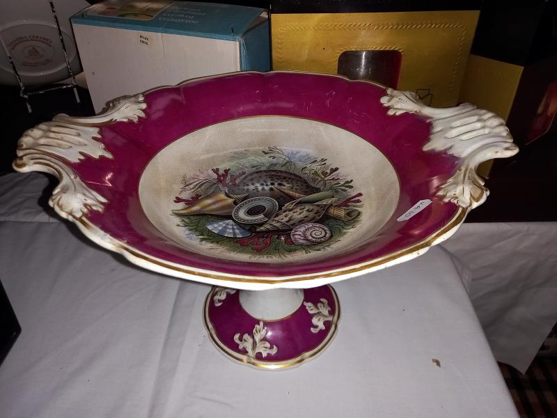 A Victorian comport, a bird decorated comport A/F & matching plate - Image 2 of 3