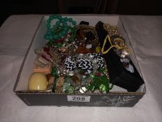 A mixed lot of costume jewellery