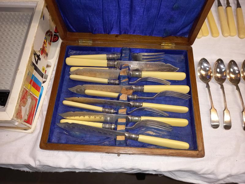4 case cutlery sets including fish knives and forks and Italian spoons - Image 5 of 6