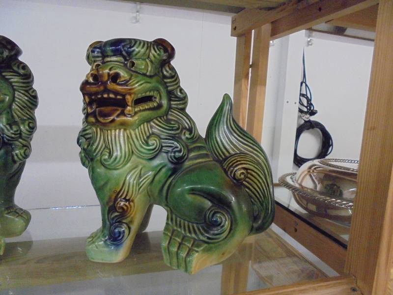 A pair of green ceramic Chinese Dogs of Fo. - Image 2 of 2