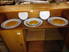A quantity of vintage 9 Midwinter Stonehenge sun plates various sizes