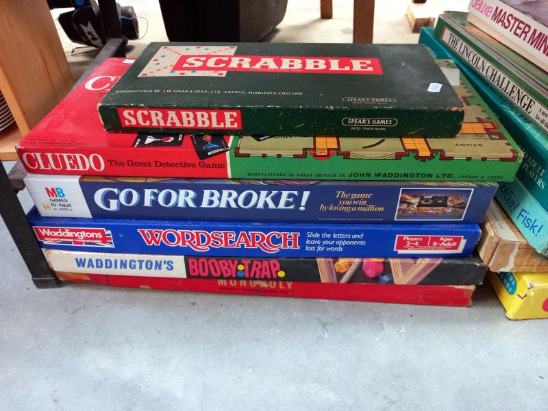 A large collection of vintage board games etc, all unchecked - Image 2 of 5