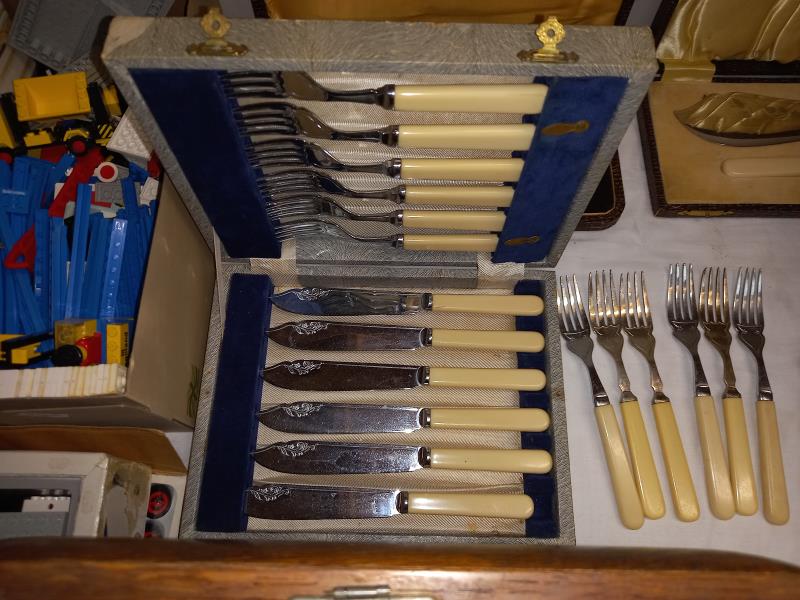 4 case cutlery sets including fish knives and forks and Italian spoons - Image 4 of 6